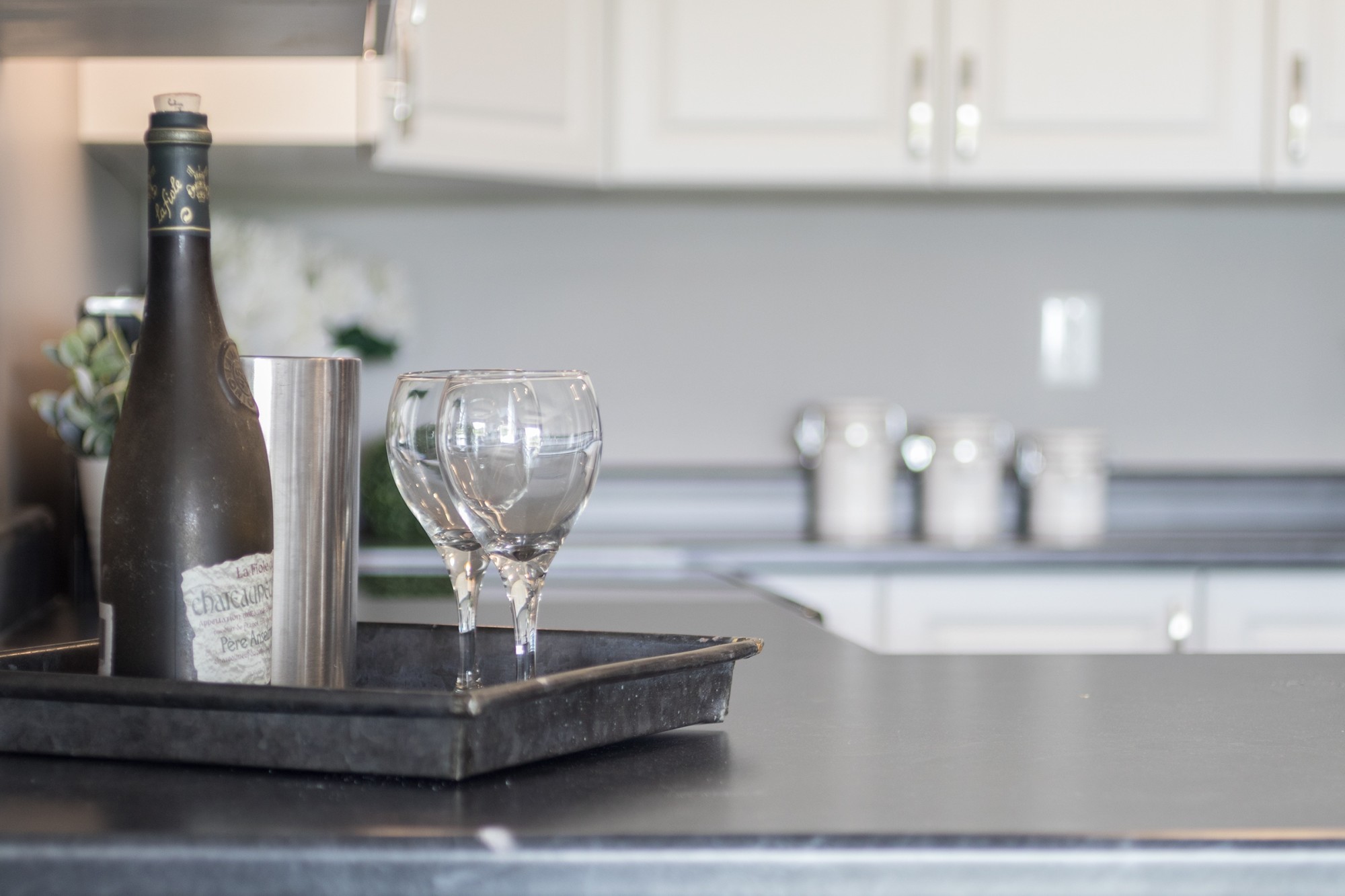 10 Granite Colors That Pair Perfectly With White Cabinets